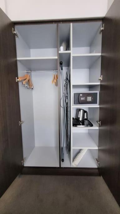 Nice Apartment in modern Center of Düsseldorf Bagian luar foto